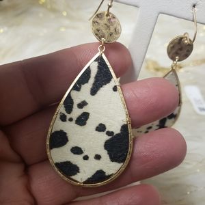 Earrings white/black cow print